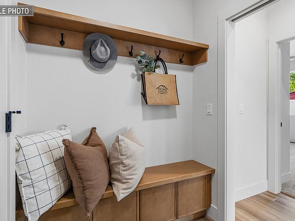 5th image of 416 N Moen Ln