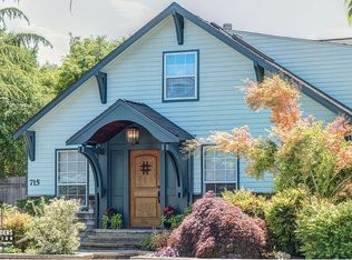 715 N 89th St, Seattle, WA 98103