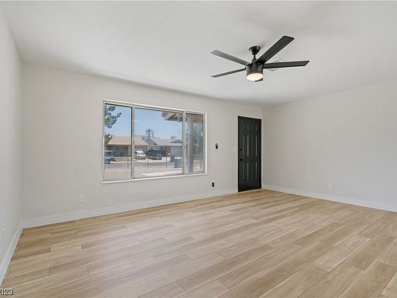 2nd image of 2441 Oak Glen Way