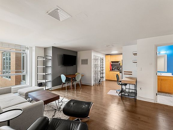 4th image of 700 Harrison Ave Unit 516