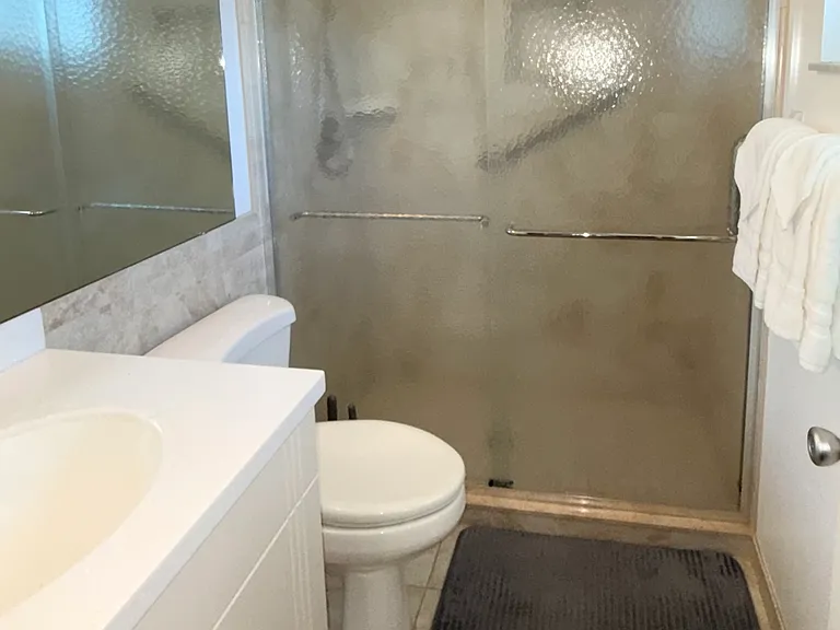 709 Hickory Ln — Photo 12