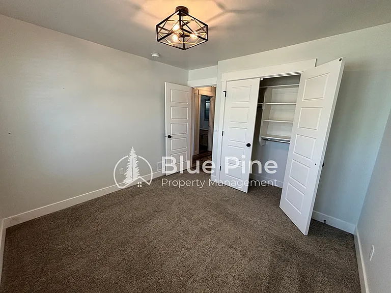 6389 Maggie Dr — Photo 33