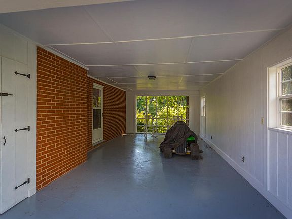 4th image of 1727 Earl Dr