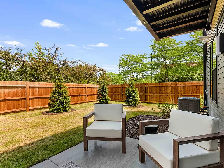 The Henry at Harms Woods - Luxury Townhomes — Photo 23