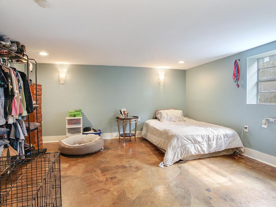 1st image of 4804 Camp St #102