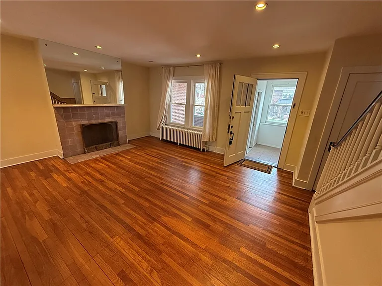 2332 Sherbrook St — Photo 28