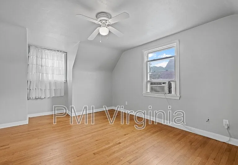7805 Sheryl Dr — Photo 23