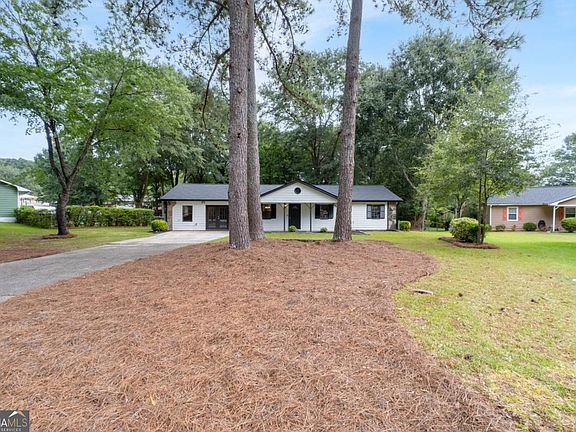 2nd image of 1526 Haynes Ct