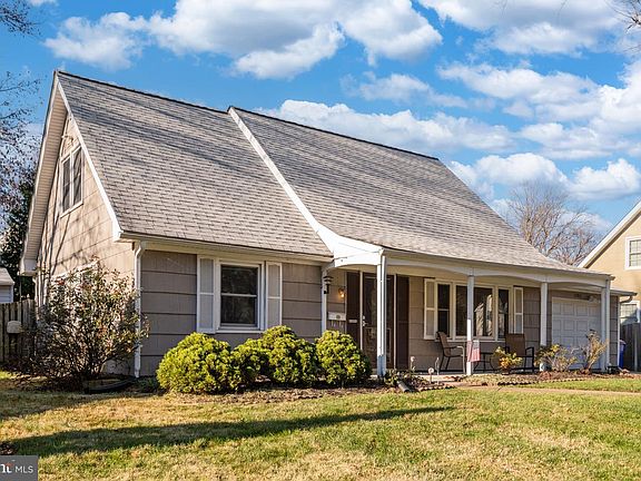 3rd image of 12903 Beaverdale Ln