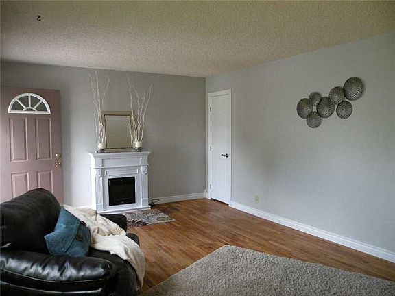 3rd image of 1208 Juneau Dr