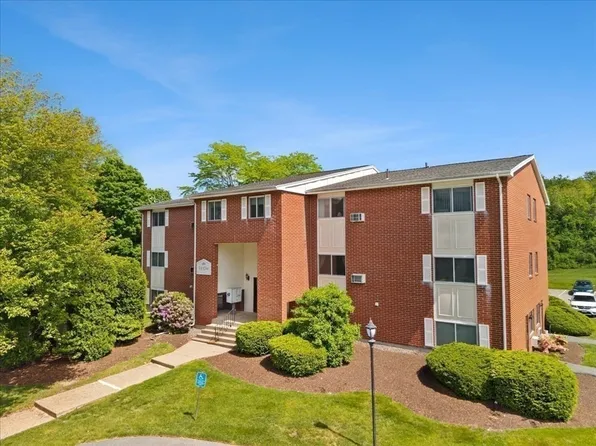 6 Dailey St APT C, Attleboro, MA 02703