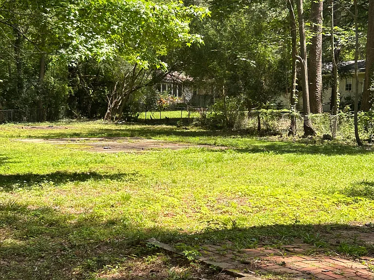 920 Woody Dr — Photo 17
