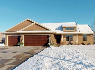 937 Trailside Ct, De Pere, WI 54115