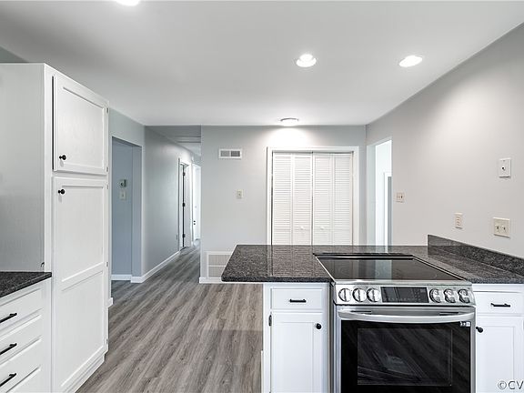 5th image of 733 Saint John St