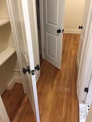 Rented by Metroline Realty | media 21