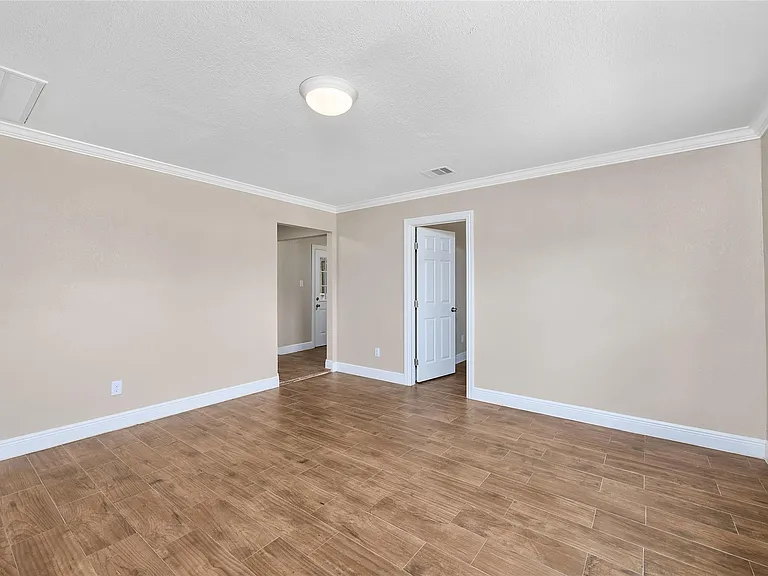 3938 Daphne St — Photo 8