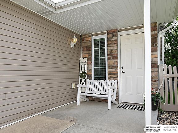 4th image of 5821 Brendon Ln