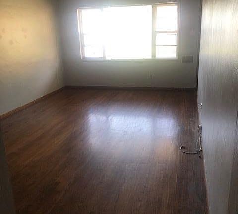 2nd image of 924 Elias Ave