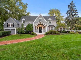 713 Hawthorne Ln, Geneva, IL 60134