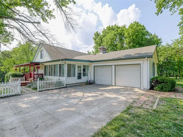 11905 W 255th St, Louisburg, KS 66053