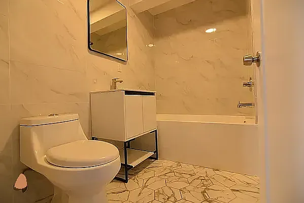 Rented by Zuz Realty | media 7