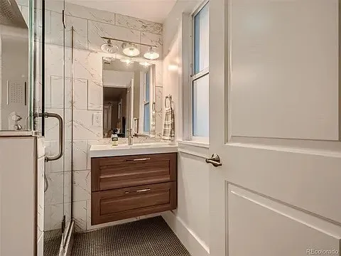 1115 Madison St — Photo 8