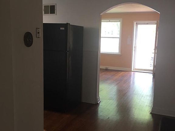 4th image of 4924 Kemper Ave #1W