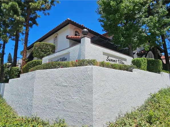 901 Via Zapata Rd, Riverside, CA 92507