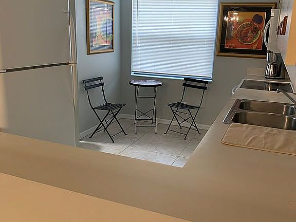 2nd image of 10021 Maddox Ln APT 102