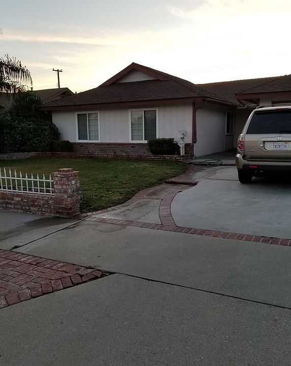 1st image of 1041 N Mariposa Ave