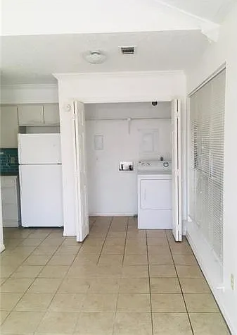 604 Rue St #D — Photo 4