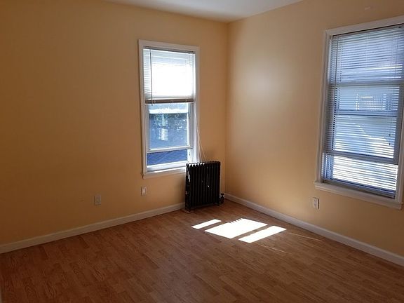 5th image of 10818 Metropolitan Ave #2