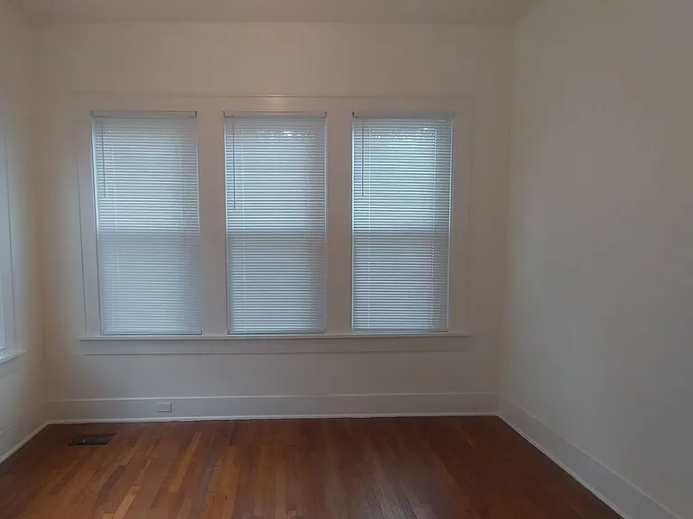 411 W Mistletoe Ave — Photo 12