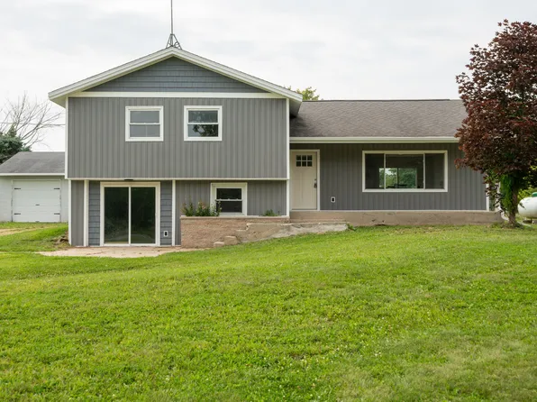 2253 S Baldwin Ave, Fremont, MI 49412