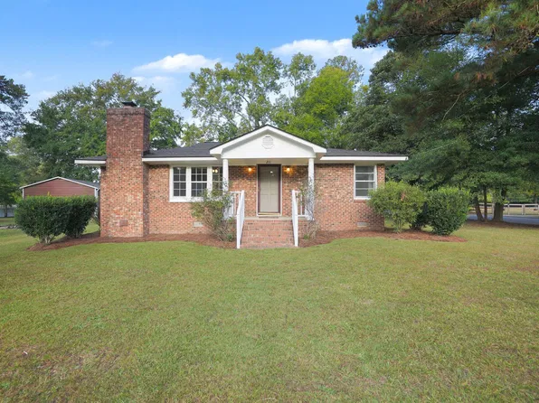211 Burton Ave, Dunn, NC 28334