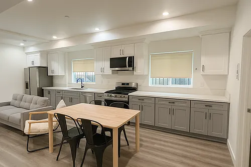 Floor plan 1329 1/4 W 36th St