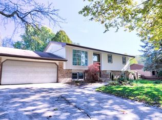 210 Robert Dr, Normal, IL 61761