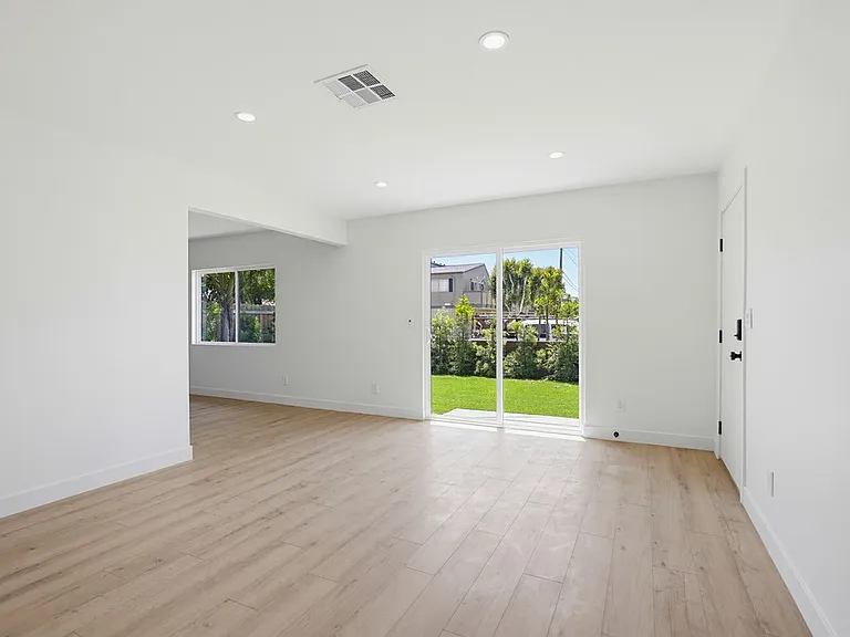 2036 Pomona Ave #A — Photo 13