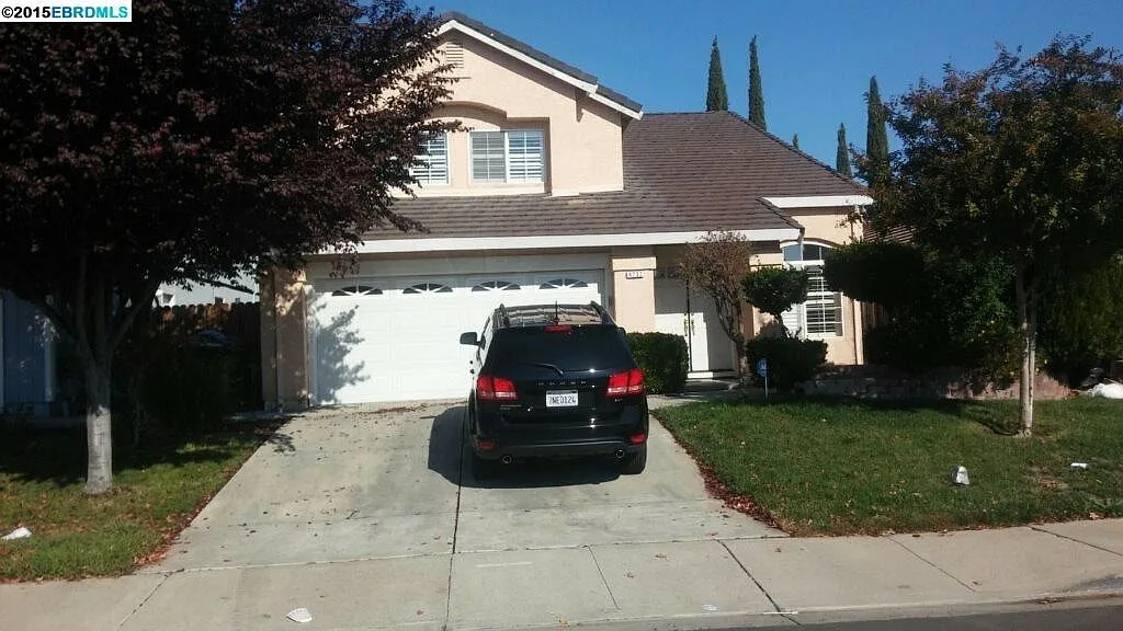 4737 Country Hills Dr photo 1