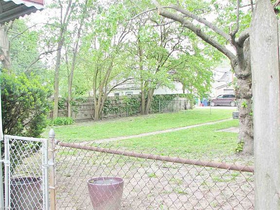 4th image of 1087-89 Lakepointe St