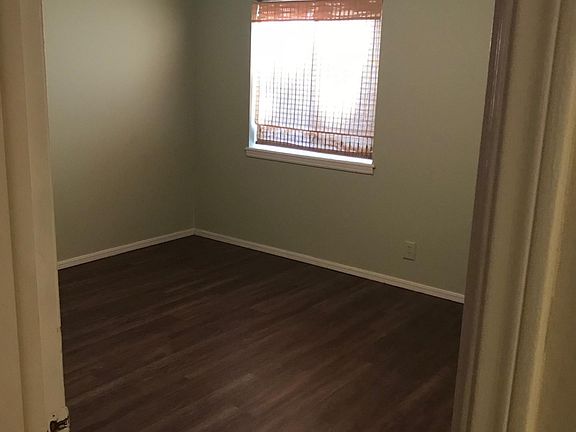 Second bedroom with ceiling fan