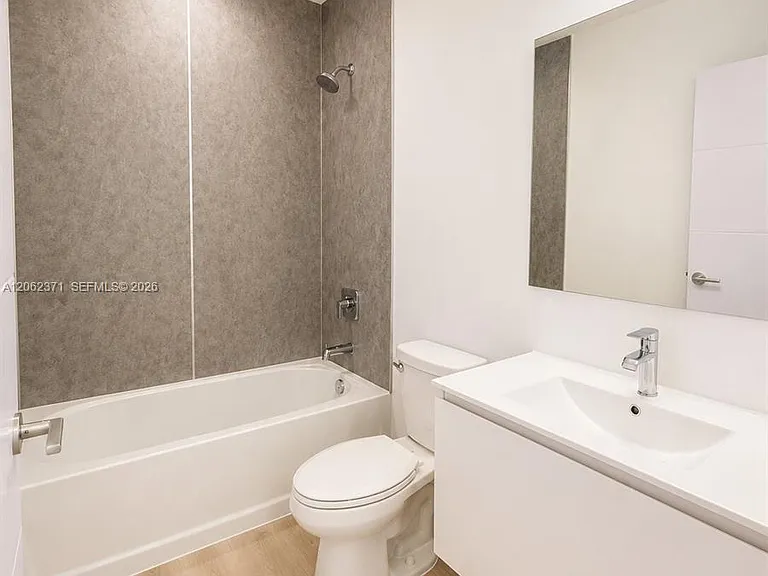 552 NW 7th St #6 — Photo 13