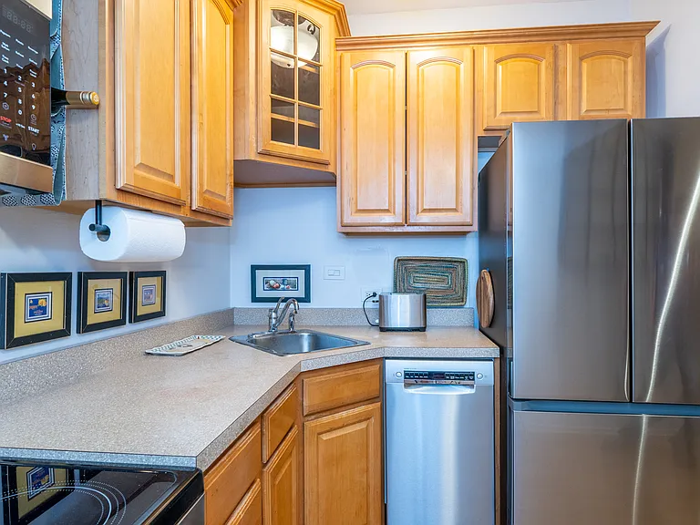 1516 Hinman Ave #103 — Photo 10