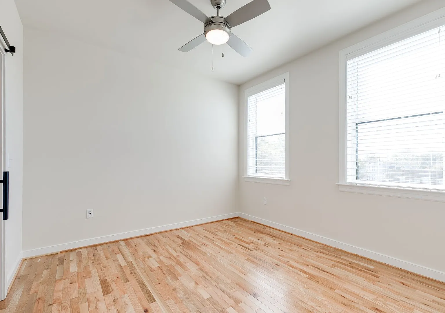 Fresh & Modern Apartment Building in Church Hill w/ tons of Walkability!! — Photo 2
