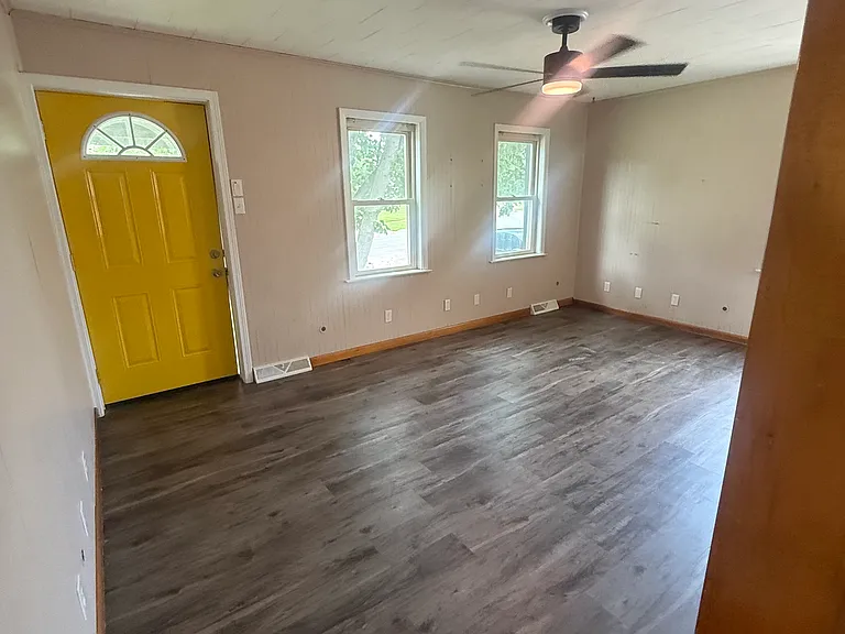 116 Victory Dr — Photo 3