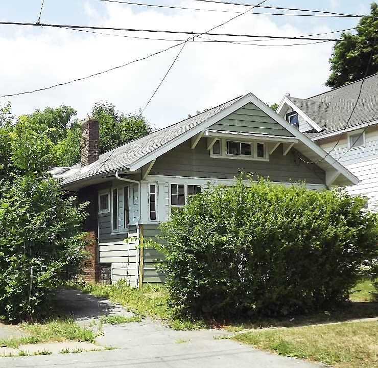 1st image of 1041 Highland St