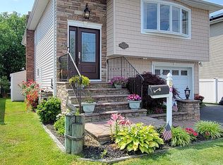 50 Alhambra Rd, Massapequa, NY 11758