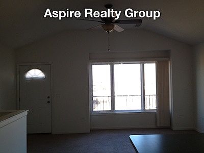 4th image of 2849 W Polk St #3