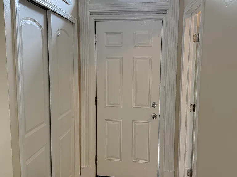 2156 W Clifton Ave #1 — Photo 2