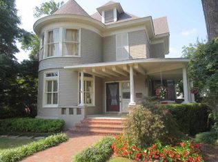 1696 Forrest Ave, Memphis, TN 38112